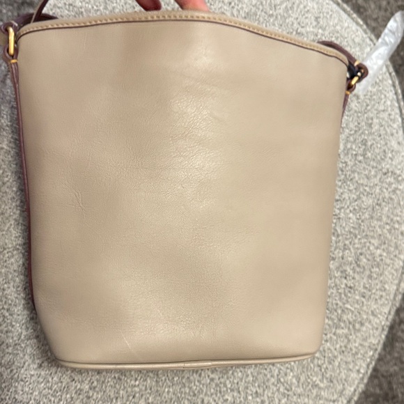 NWT - Dooney & Bourke beautiful Florentine leather - Picture 8 of 13